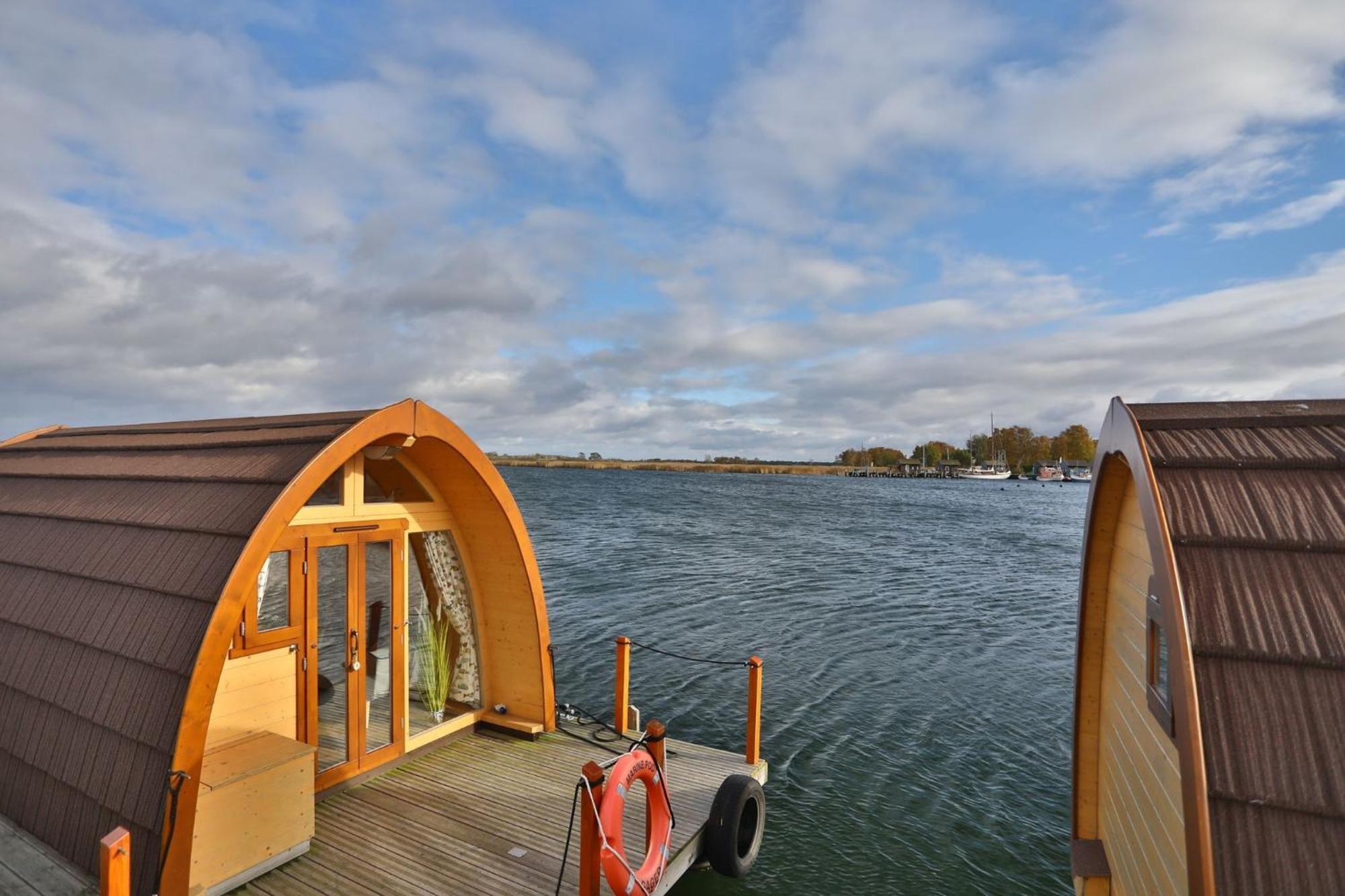 Hausboot Captain Hook กาเกรอ์ ภายนอก รูปภาพ